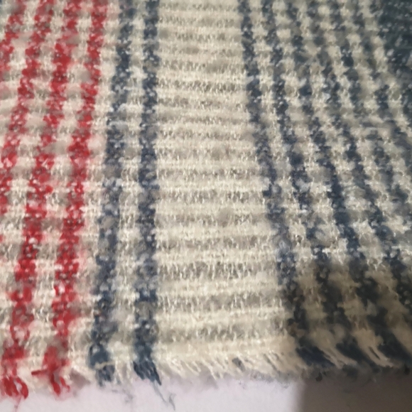 TOMMY HILFIGER / COZY FRINGE SCARF - Picture 3 of 5